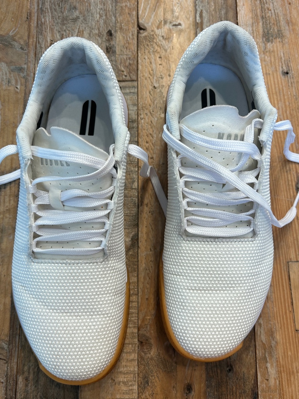 NO BULL White Knit Men's Athletic Sneakers with Gum Sole 9M 10.5W